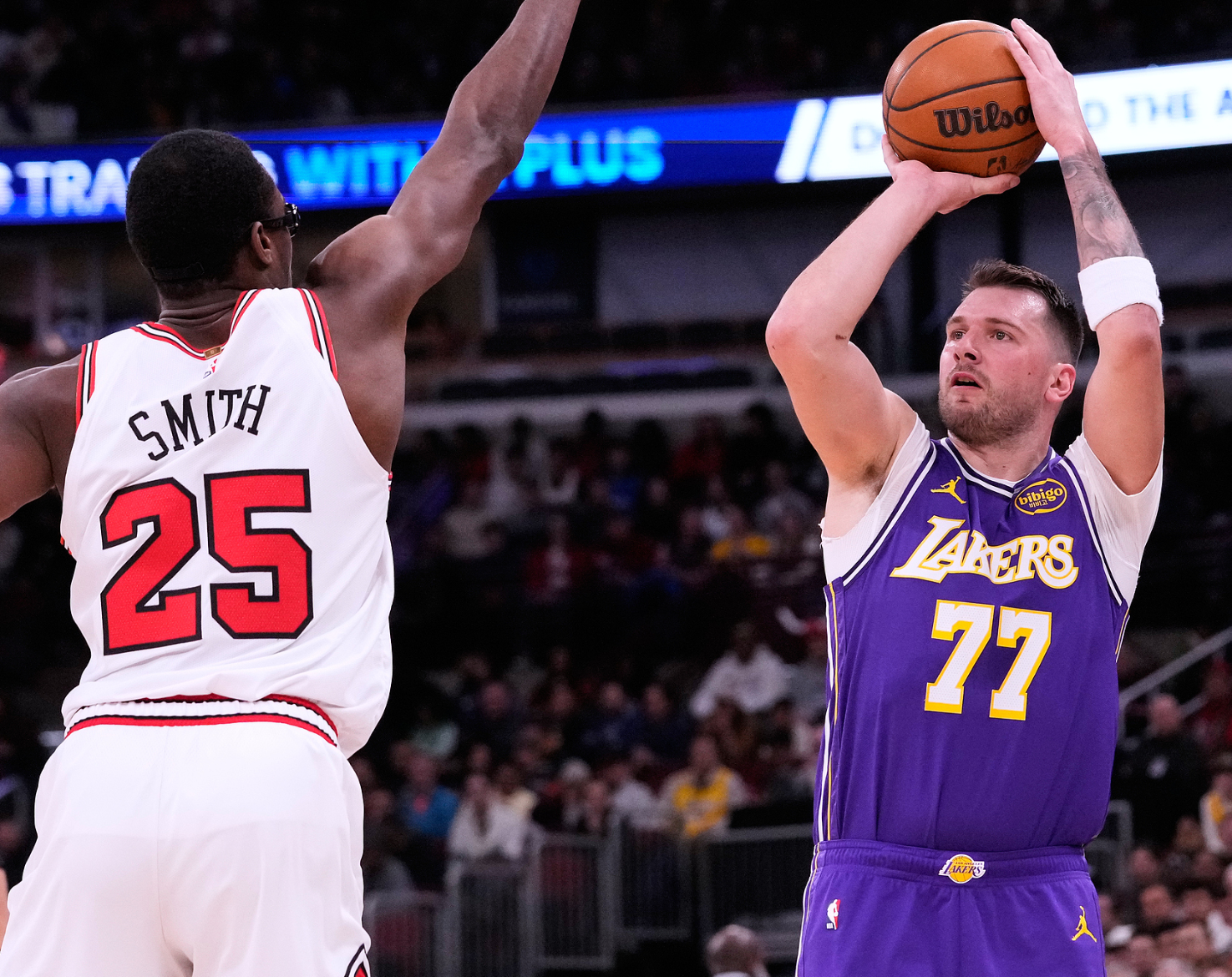 湖人队史首人！东契奇46+11+7+8三分拒逆转 单节20分一人战一队