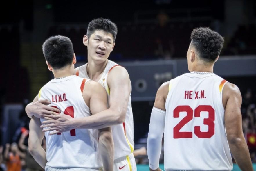 世界杯官方直播平台-杨鸣：锋线群整体发挥取胜，这是中国男篮近年来少有的案例