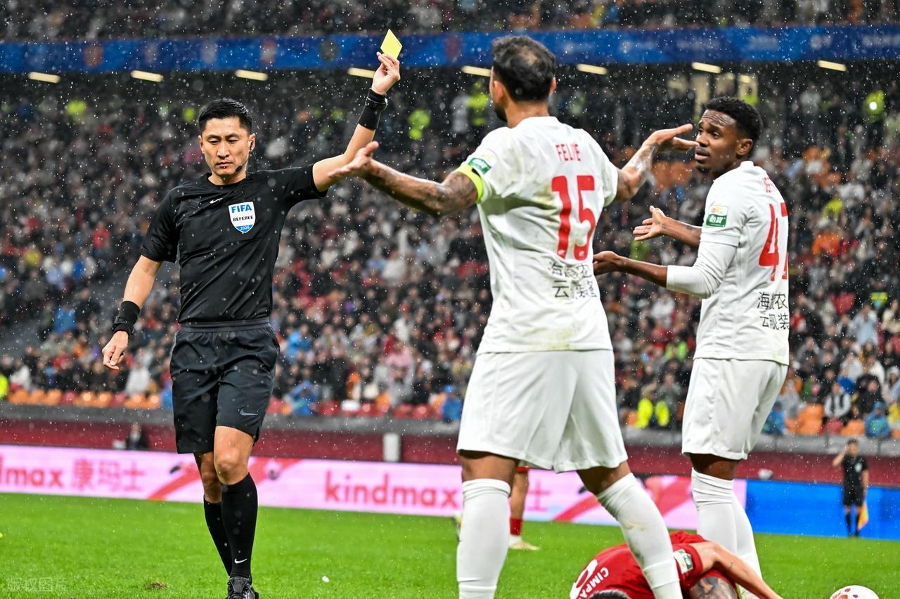 世界杯官方直播平台-中超第二轮最差阵容出炉！拉唐领衔，红黄牌扎堆，李金羽意外上榜