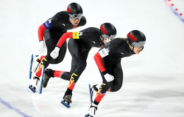 世界杯手机直播-创造历史 中国队晋级速度滑冰男子团体追逐半决赛